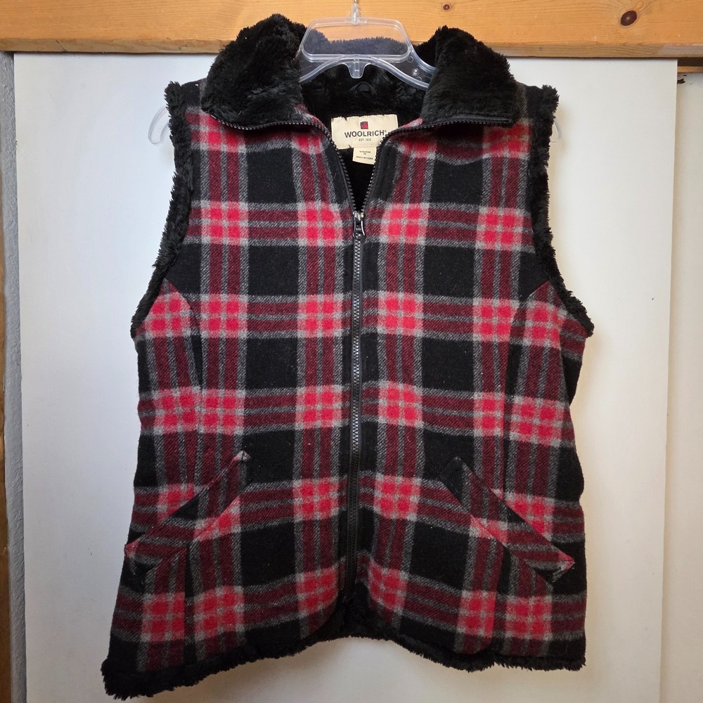 Woolrich Women's Vest Size M Black Red Plaid Faux Fur Lined Pockets Wool Blend